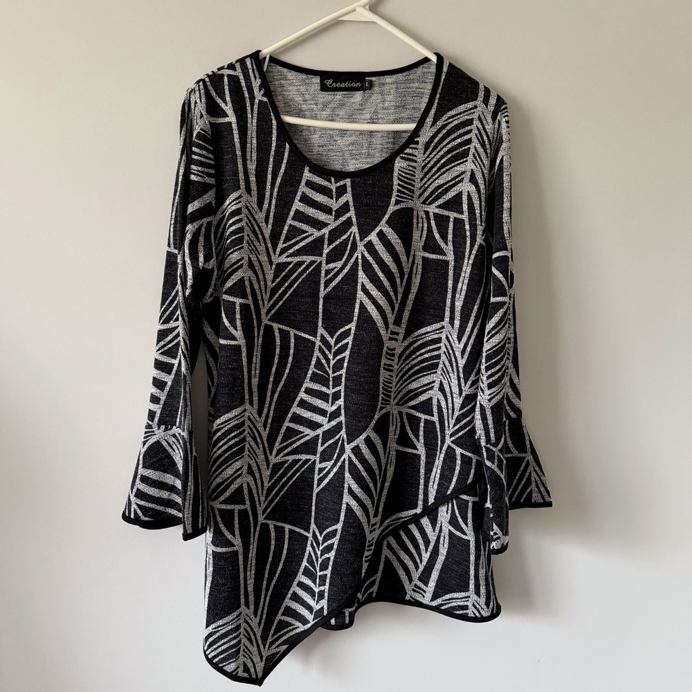 Creation Black White Leaf Print Asymmetric Hem Bell Sleeve Top L Artsy Lagenlook